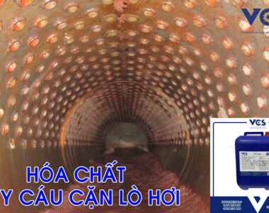 Hình ảnh hóa chất lò hơi đang được bơm vào hệ thống